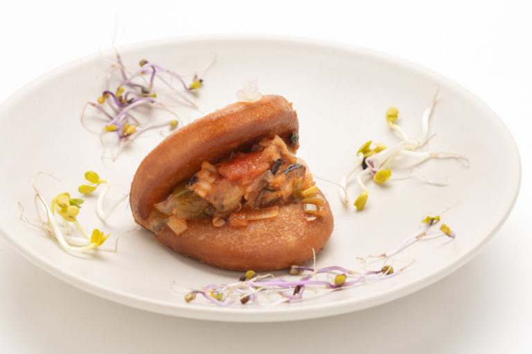 Lee más sobre el artículo 2A ı Empanada de pan bao de mariscos da ría e infusión de lima