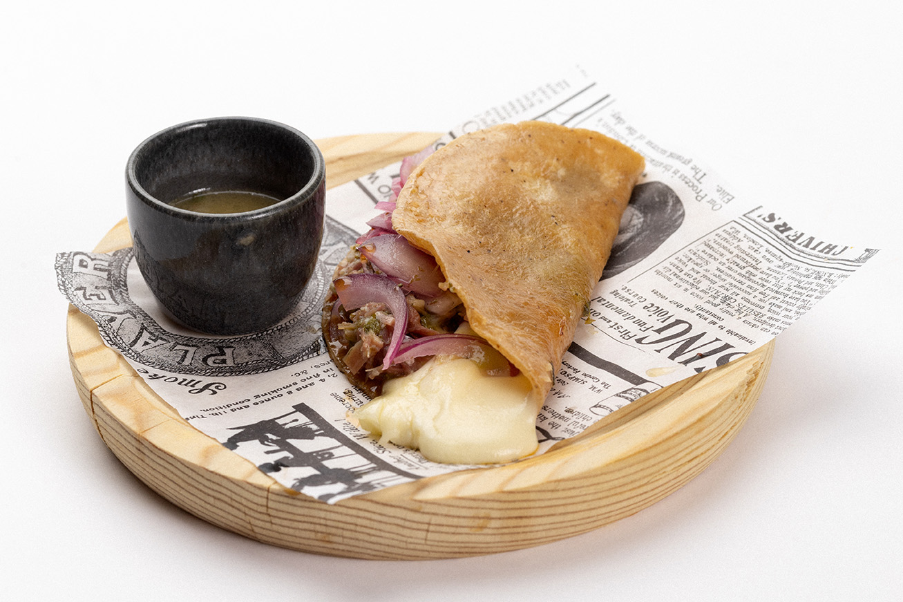 6B  Quesabirria de lacón e grelos